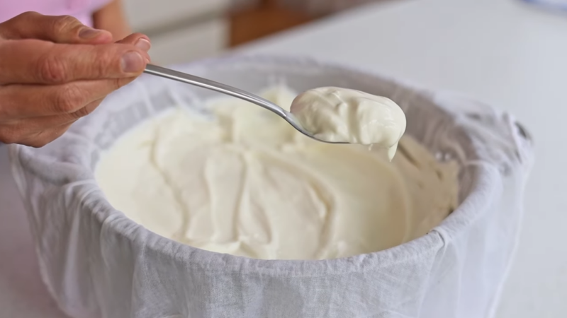 Jogurt je popularan proizvod zbog svojih brojnih hranljivih svojstava.